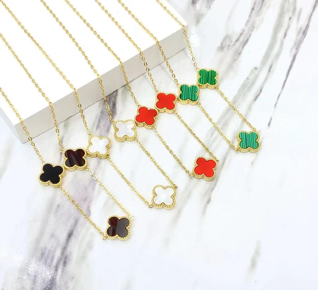 Four deals clover necklace